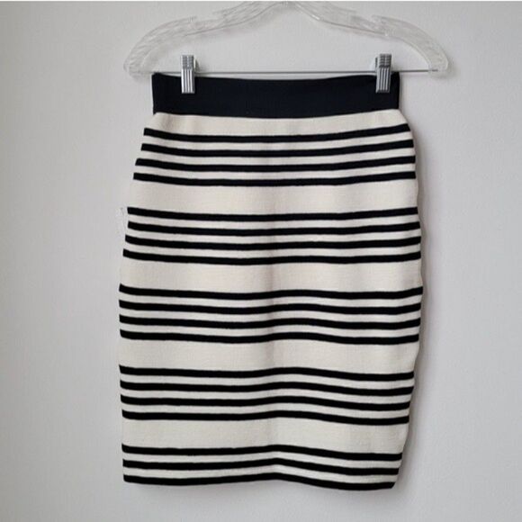Forever 21 Textured Stripped Pencil Skirt Size Small - Picture 1 of 7